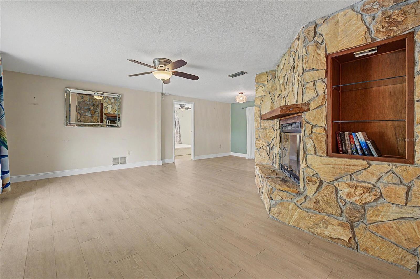 4th image of 1100 Persimmon Dr, Palm Harbor, FL 34683 | MLS# TB8523875