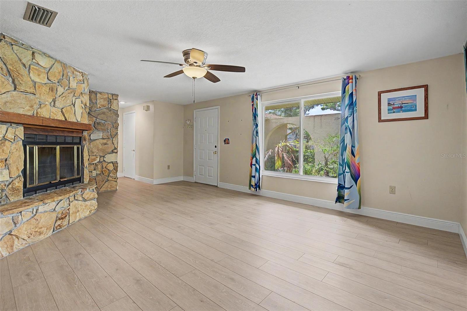 5th image of 1100 Persimmon Dr, Palm Harbor, FL 34683 | MLS# TB8523875