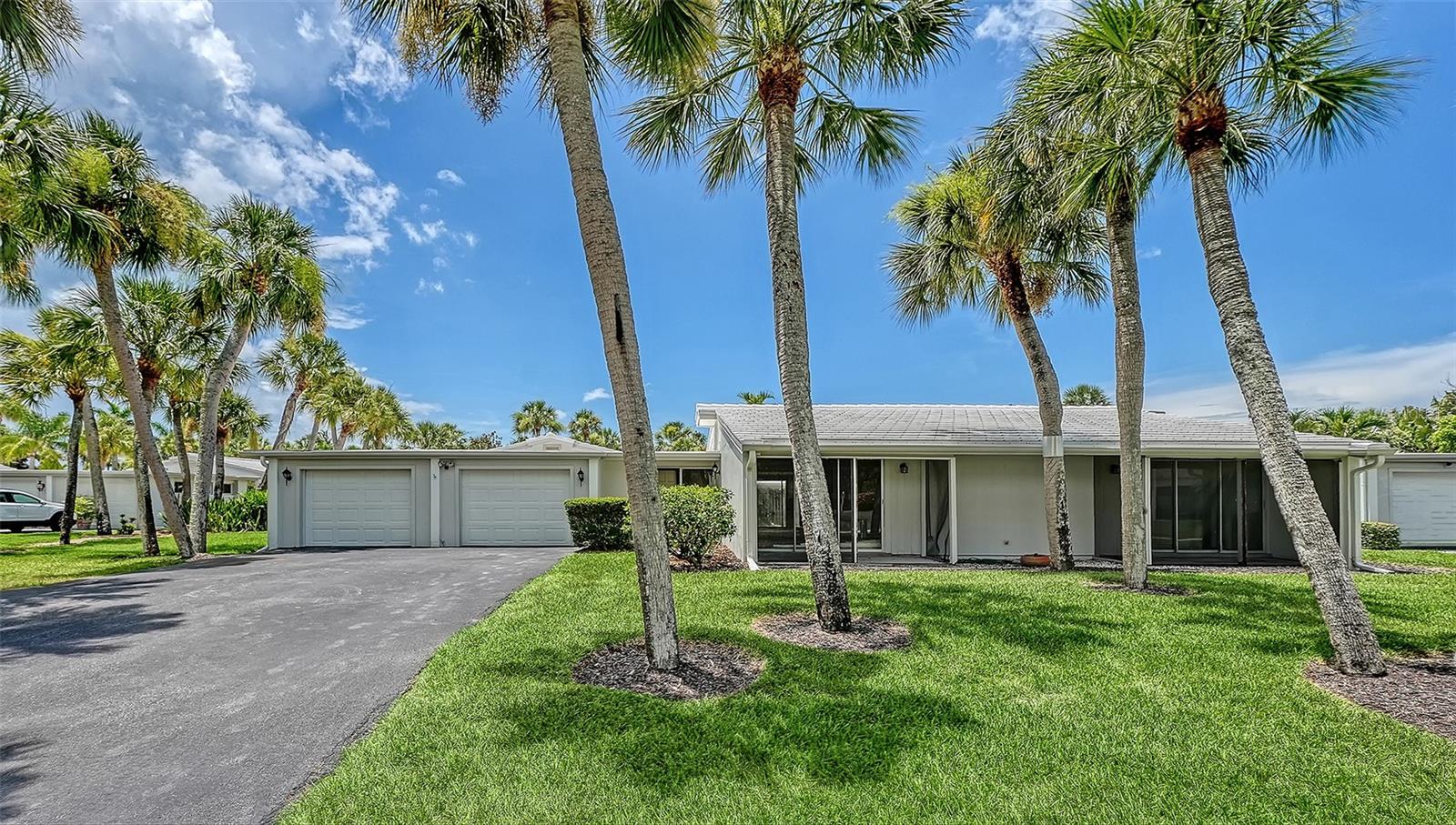 Homes for sale in Sarasota, FL | 208 Hourglass Wy #V11, Sarasota, FL 34242 | MLS# A4698323