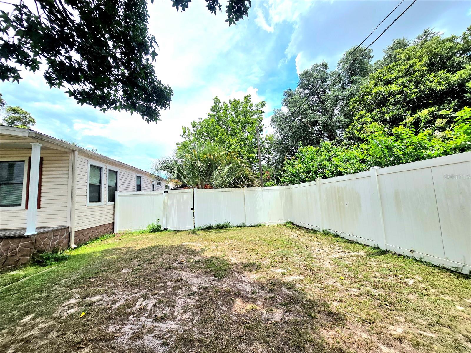 3rd image of 3265 Se 132Nd Pl, Belleview, FL 34420 | MLS# OM727545
