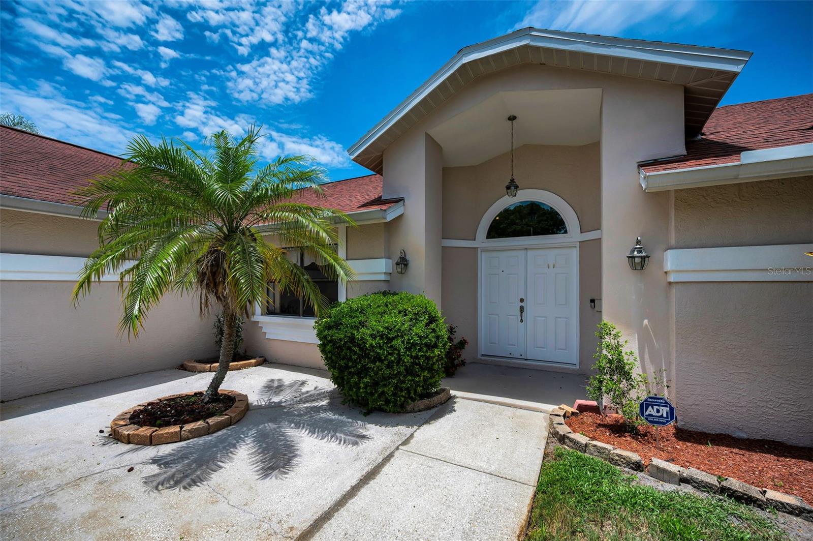 4th image of 2551 Indigo Dr, Dunedin, FL 34698 | MLS# TB8524382
