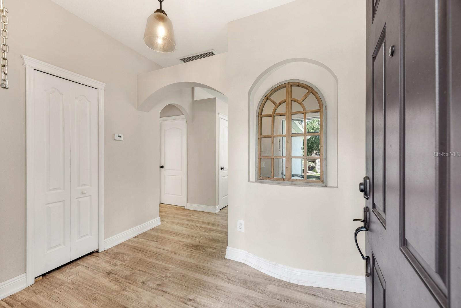 3rd image of 6116 Skylarkcrest Dr, Lithia, FL 33547 | MLS# TB8524674