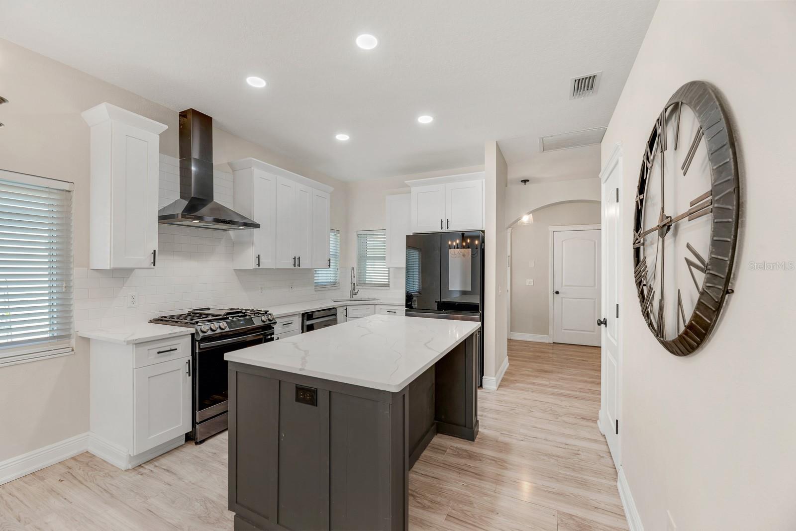 4th image of 6116 Skylarkcrest Dr, Lithia, FL 33547 | MLS# TB8524674