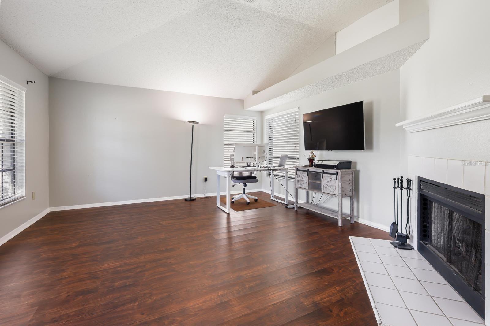 5th image of 1912 Firethorn Ct, Brandon, FL 33511 | MLS# TB8524906