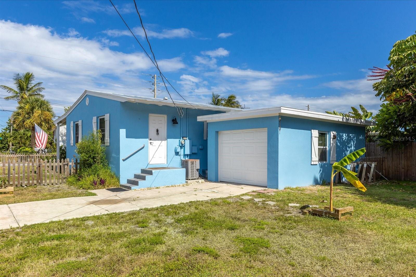 2nd image of 301 Granada St, Fort Pierce, FL 34949 | MLS# O6421733