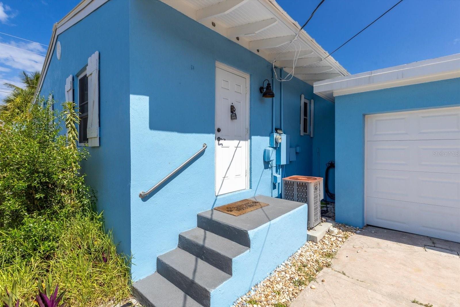 3rd image of 301 Granada St, Fort Pierce, FL 34949 | MLS# O6421733