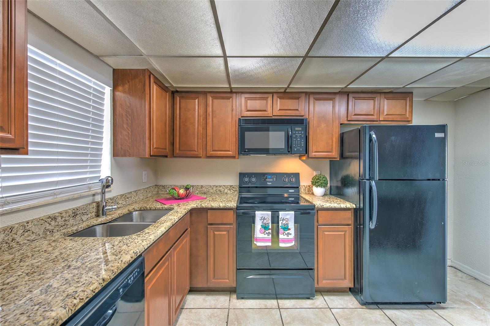 4th image of 711 Russell Ln, BRANDON, FL 33510