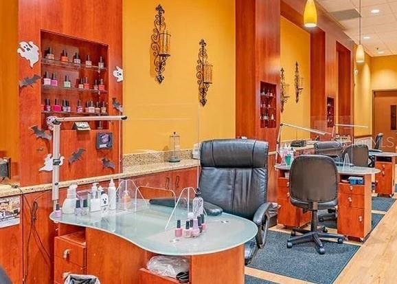 2nd image of 201 Bedford Ln, SUN CITY CENTER, FL 33573