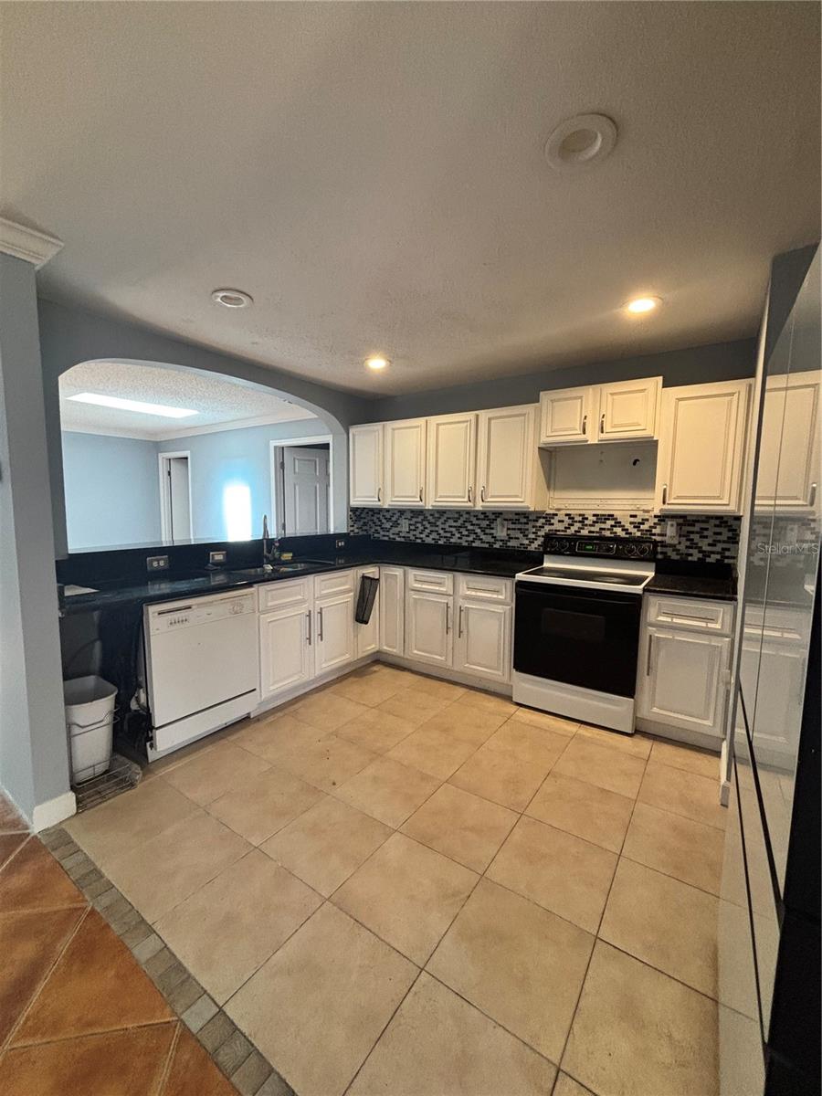 5th image of 2487 Harbour Wy, Winter Park, FL 32792 | MLS# O6422155