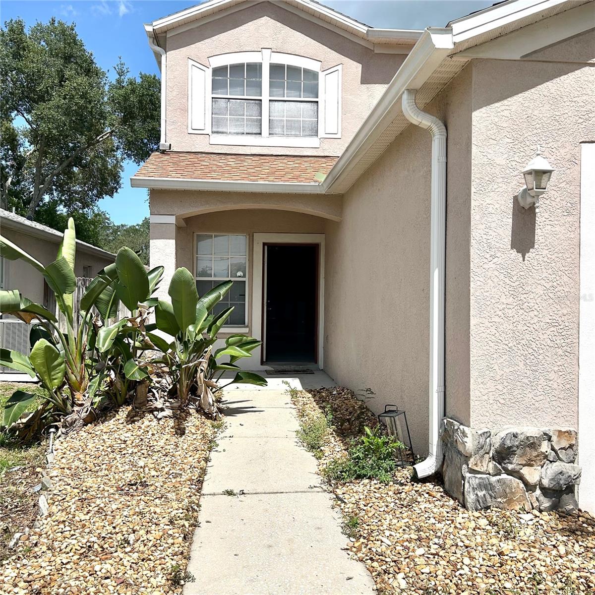 2nd image of 504 Maple Pointe Dr, Seffner, FL 33584 | MLS# TB8526001