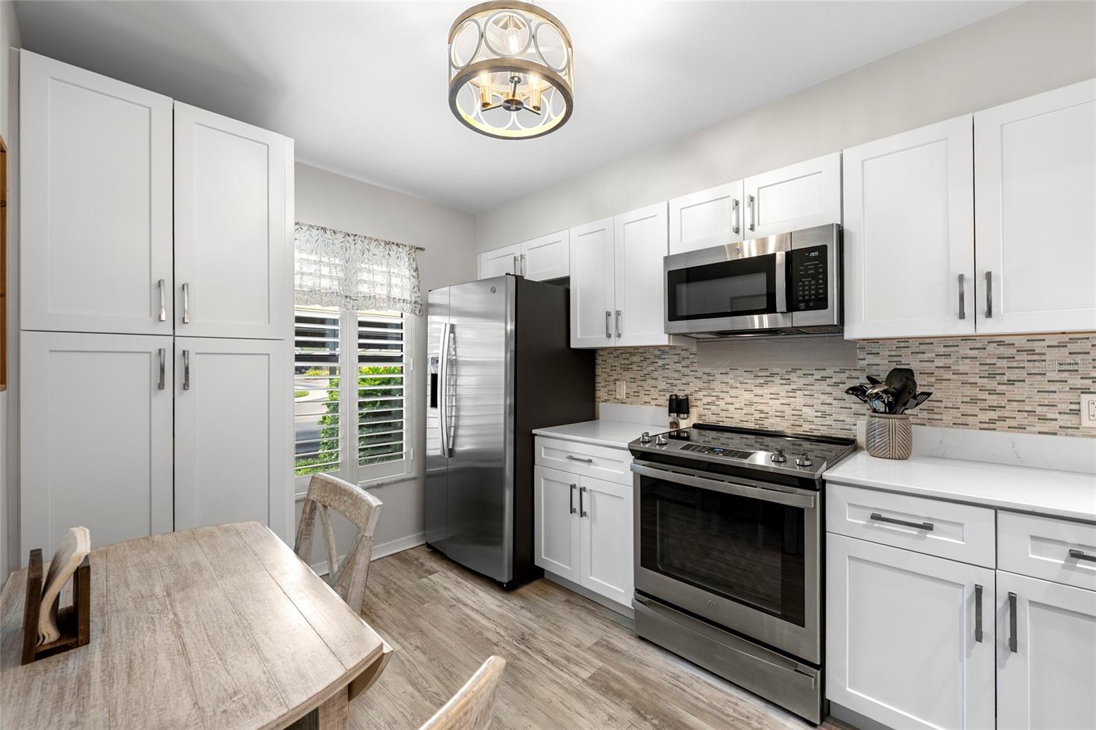 2nd image of 6015 27th St W #1C, Bradenton, FL 34207 | MLS# A4699125
