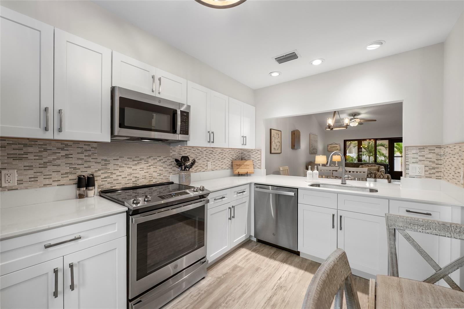 3rd image of 6015 27Th St W #1C, Bradenton, FL 34207 | MLS# A4699125