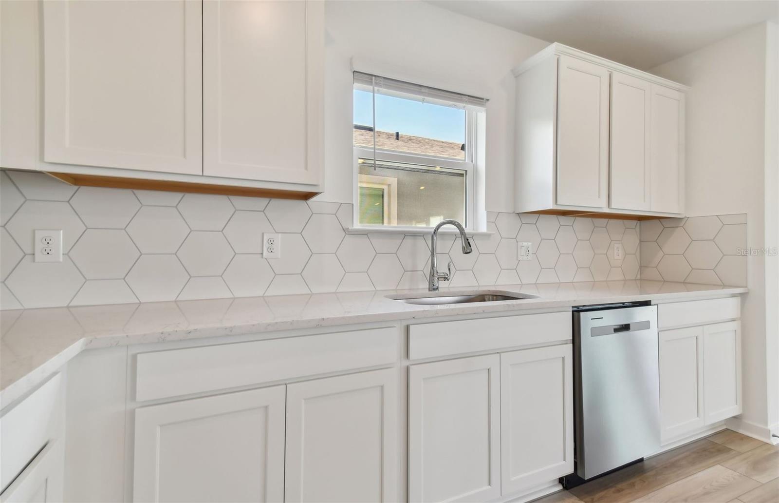 5th image of 33239 Binding Ties Ln, Wesley Chapel, FL 33545 | MLS# TB8526202