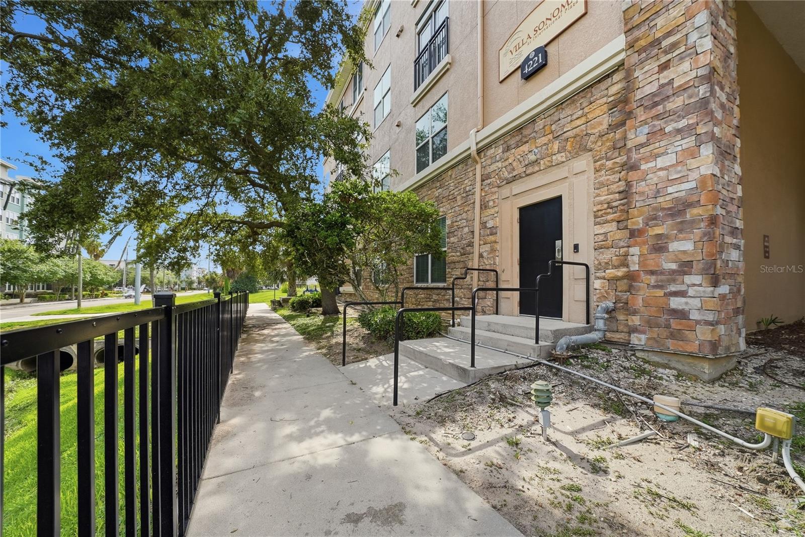 3rd image of 4221 W Spruce St #2203, Tampa, FL 33607 | MLS# TB8526222