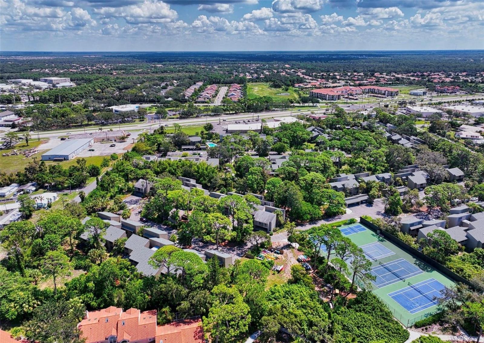 Homes for sale in Osprey, FL | 108 Woodland Place, Osprey, FL 34229 | Houzeo