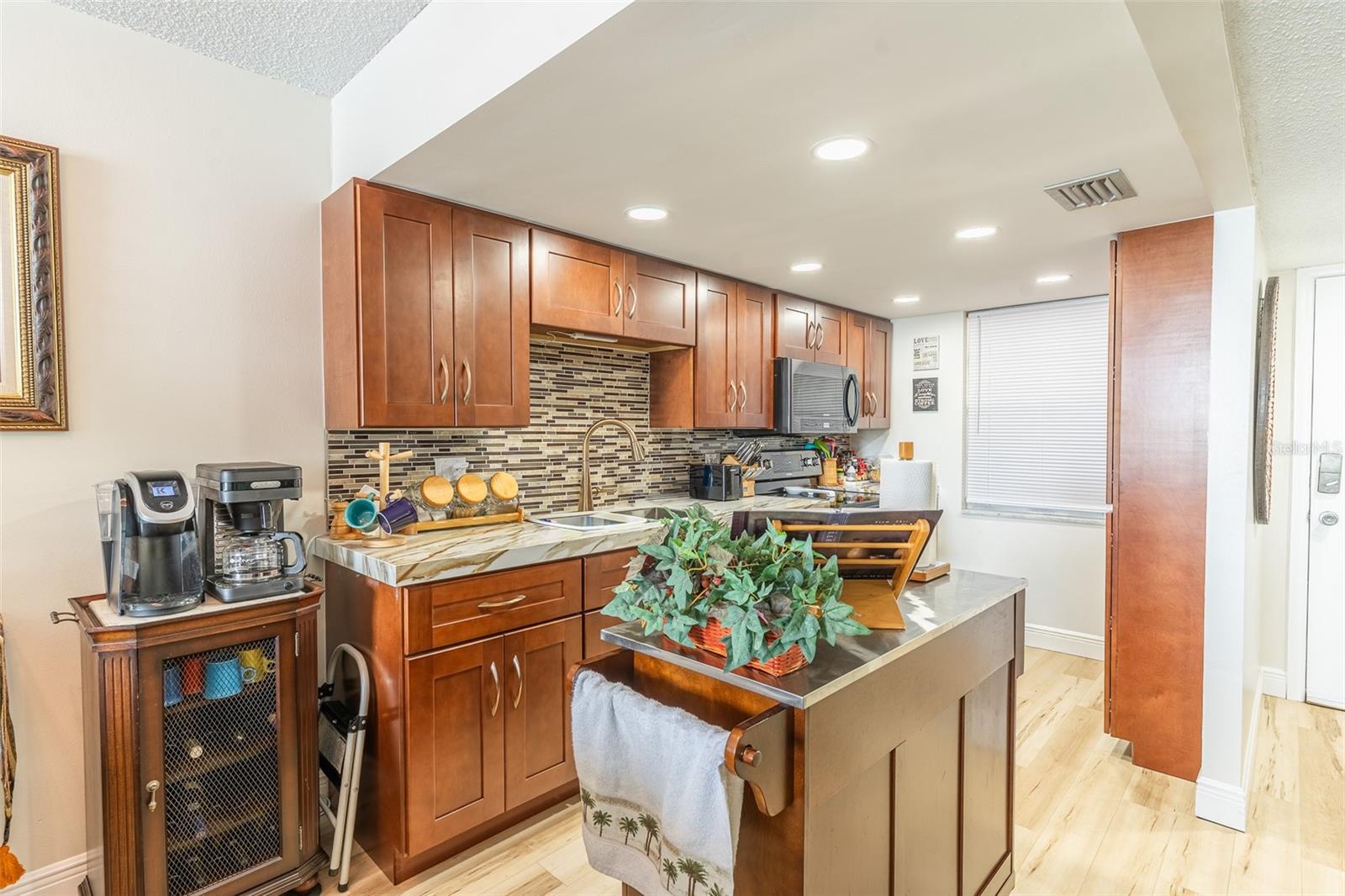 3rd image of 700 Mirror Ter Nw, Winter Haven, FL 33881