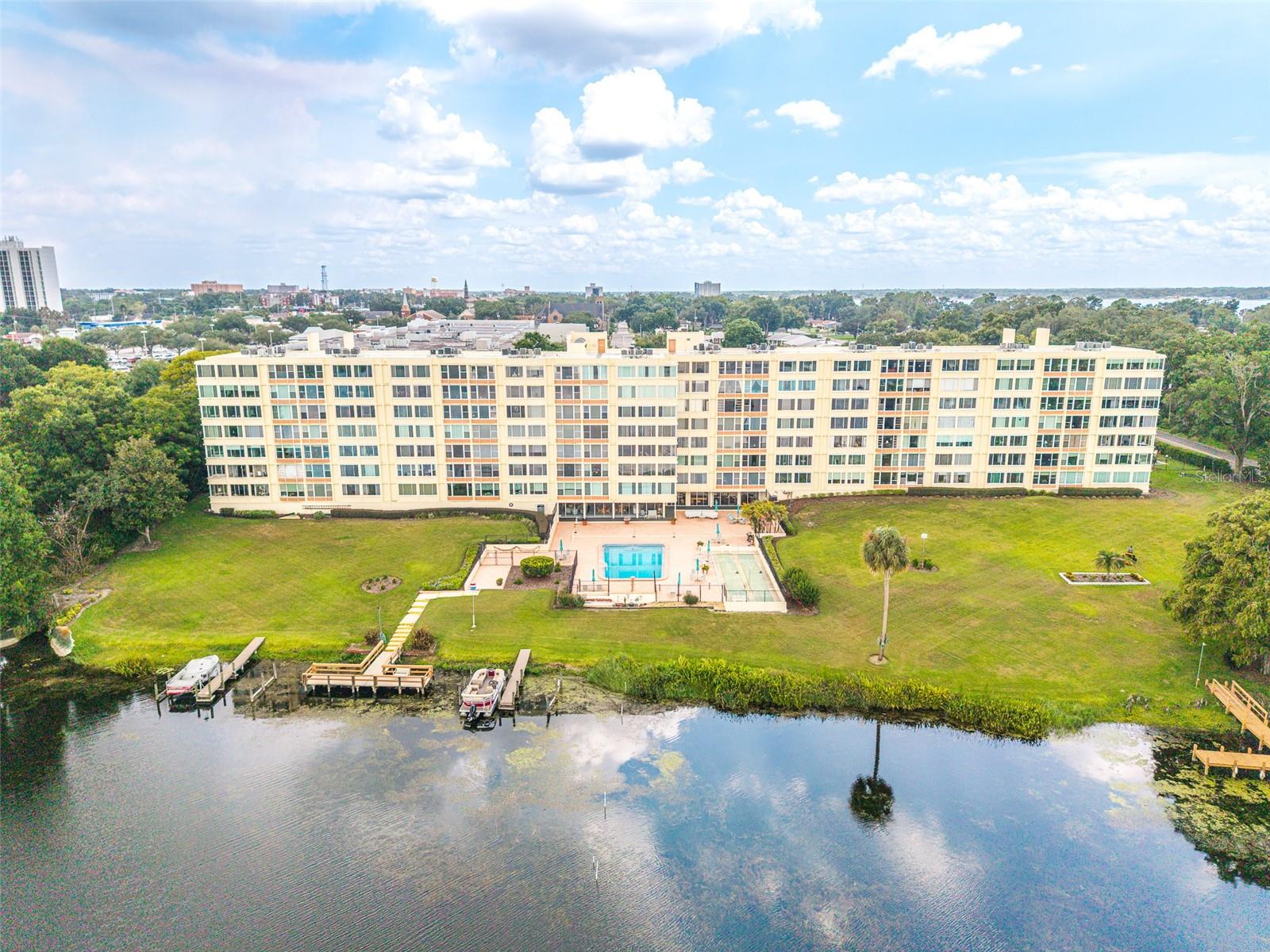 2nd image of 700 Mirror Ter Nw, Winter Haven, FL 33881