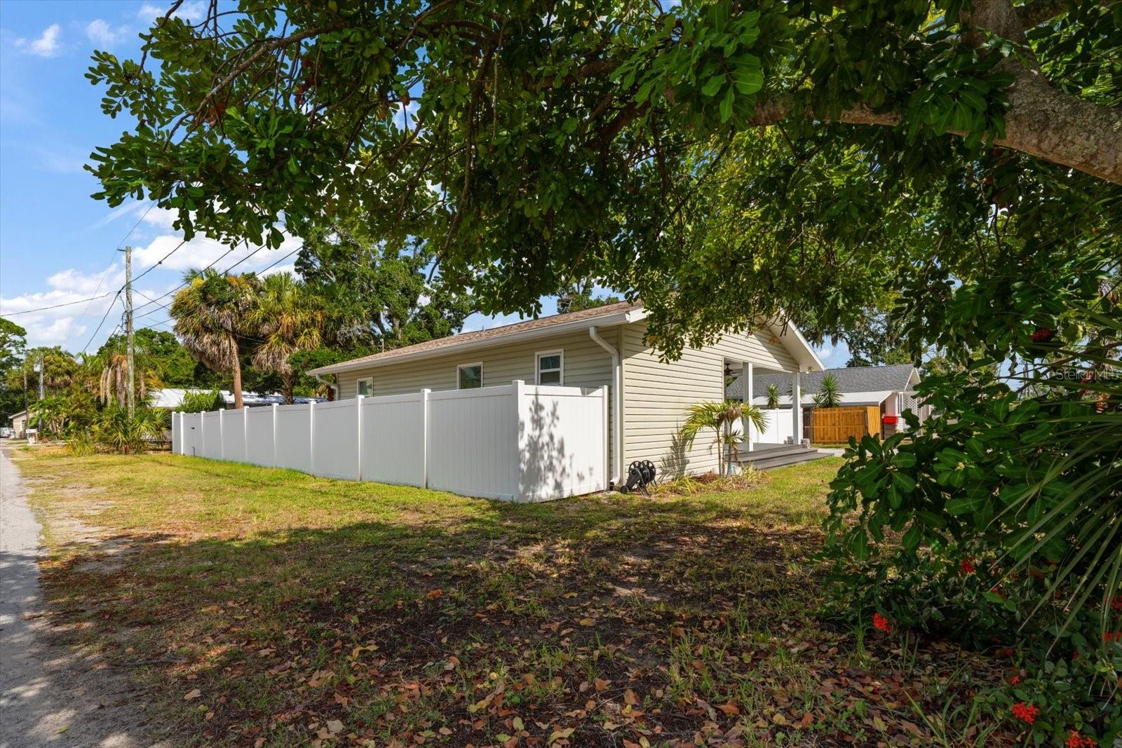 32nd image of 401 Dempsey Rd, Palm Harbor, FL 34683 | MLS# TB8527057