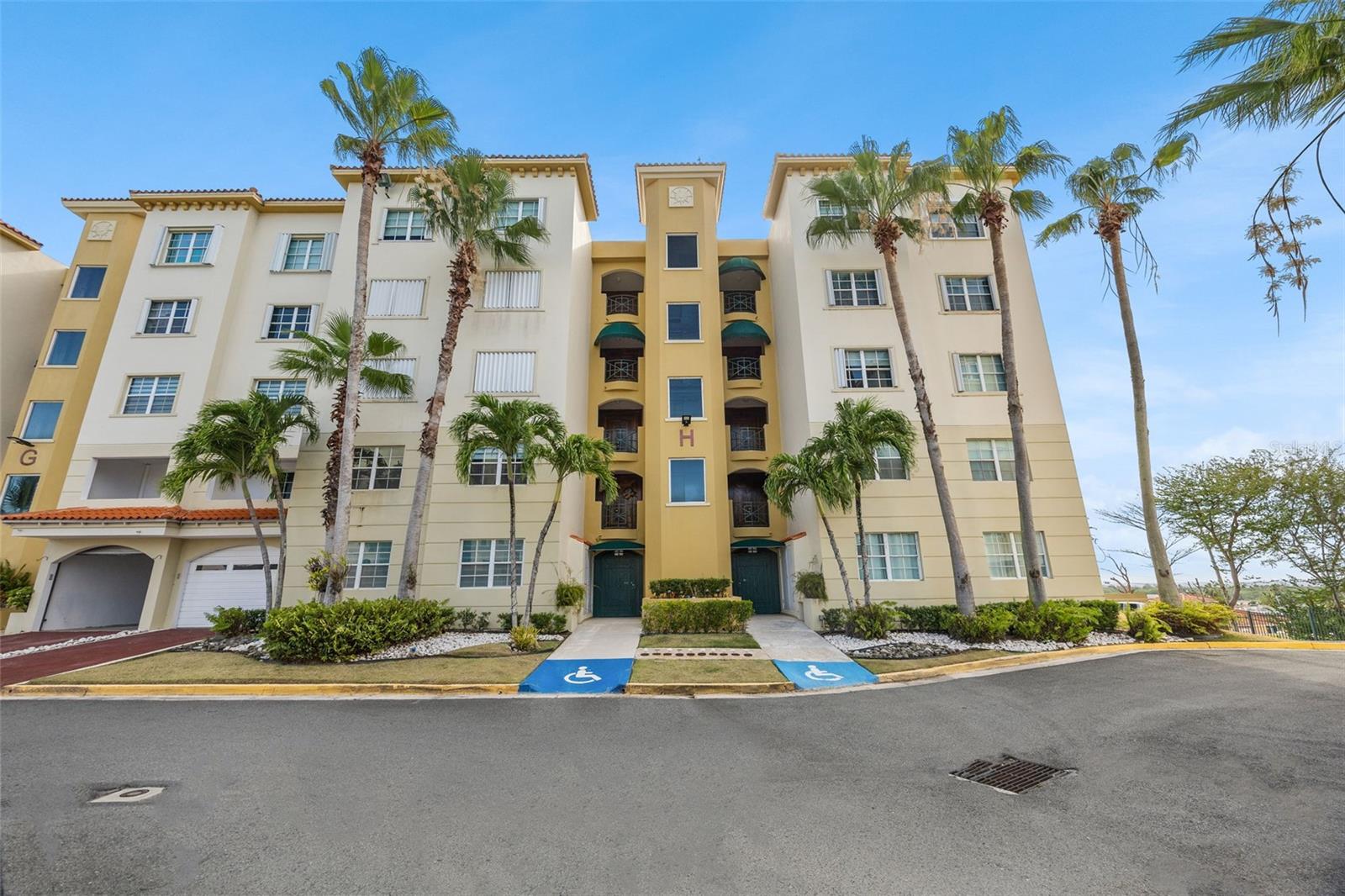 Homes for sale in Vega Alta, PR | 6690 Palma Real St #H-201, Vega Alta, PR 00692 | MLS# PR9122634