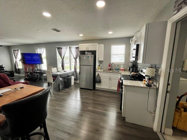 3rd image of 118 W Stuart Ave, Lake Wales, FL 33853 | MLS# L4963359