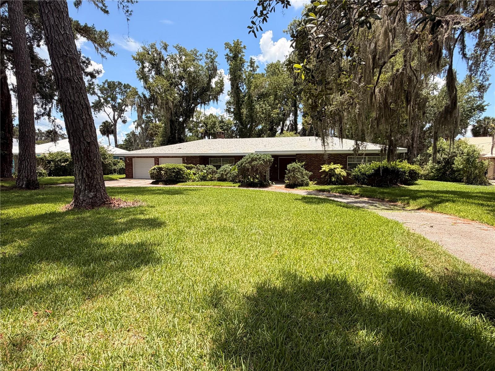 4th image of 1940 Alice Dr, Astor, FL 32102 | MLS# R4911605
