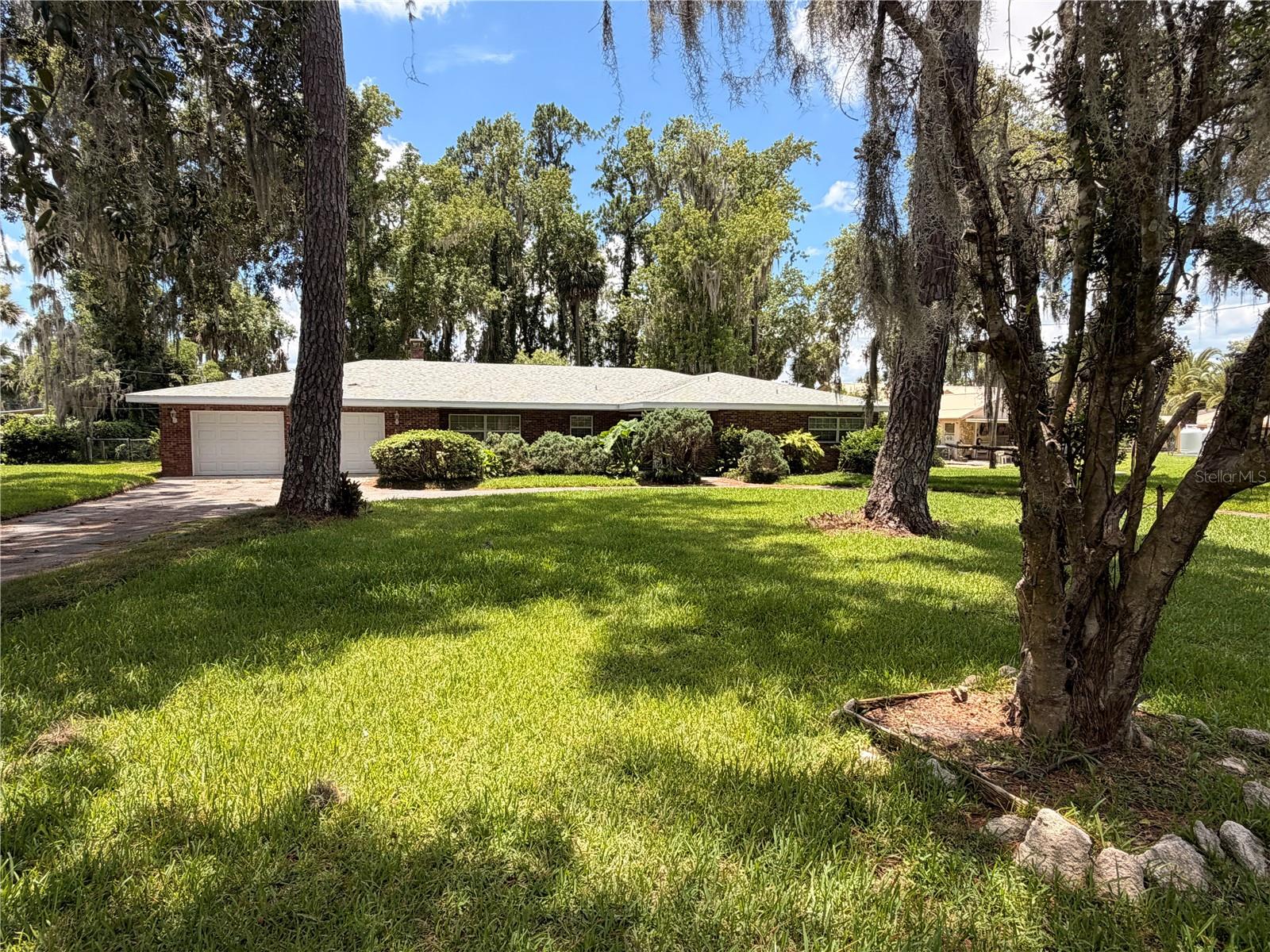 2nd image of 1940 Alice Dr, Astor, FL 32102 | MLS# R4911605