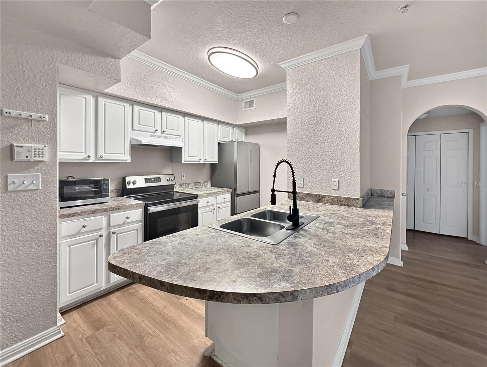 4th image of 911 N Orange Ave, Orlando, FL 32801