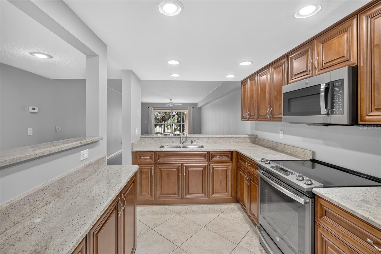 5th image of 1724 Golfview Dr, Tarpon Springs, FL 34689 | MLS# O6423585