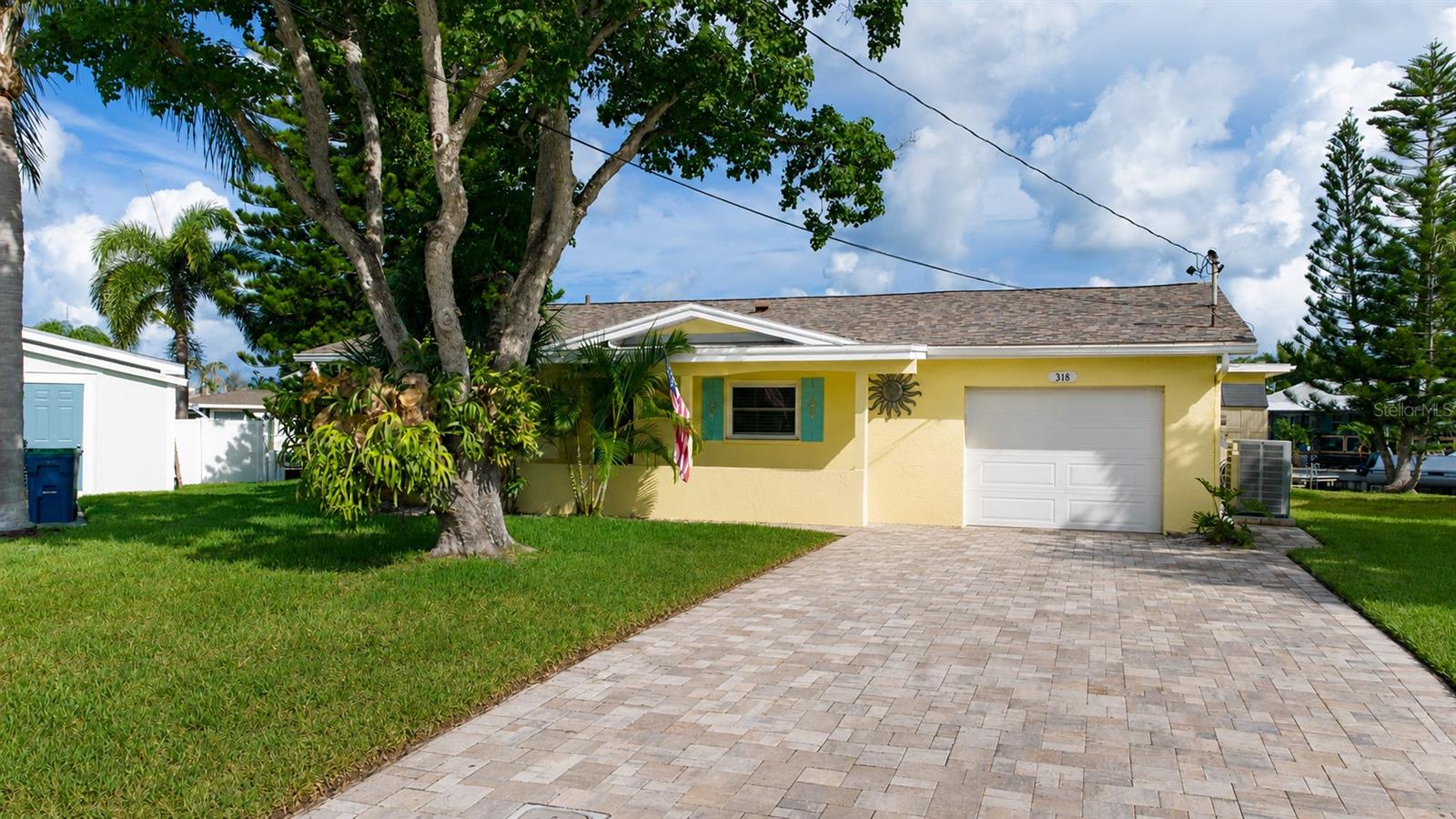 4th image of 318 Circle Dr, Palm Harbor, FL 34683 | MLS# TB8527358