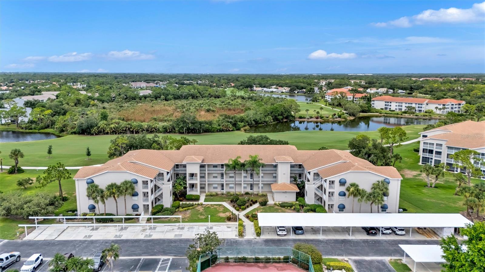 2nd image of 9620 Club South Cir #5107, Sarasota, FL 34238 | MLS# A4699493