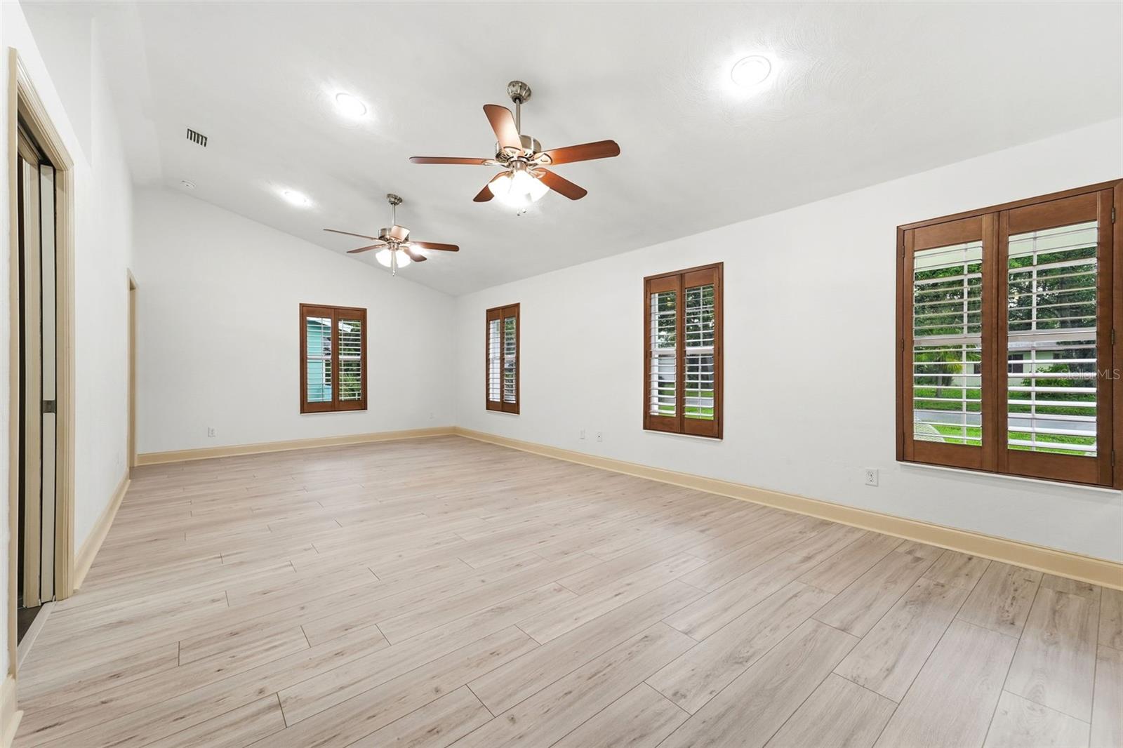 4th image of 59 Crestwood Cir, Ormond Beach, FL 32174 | MLS# O6423669