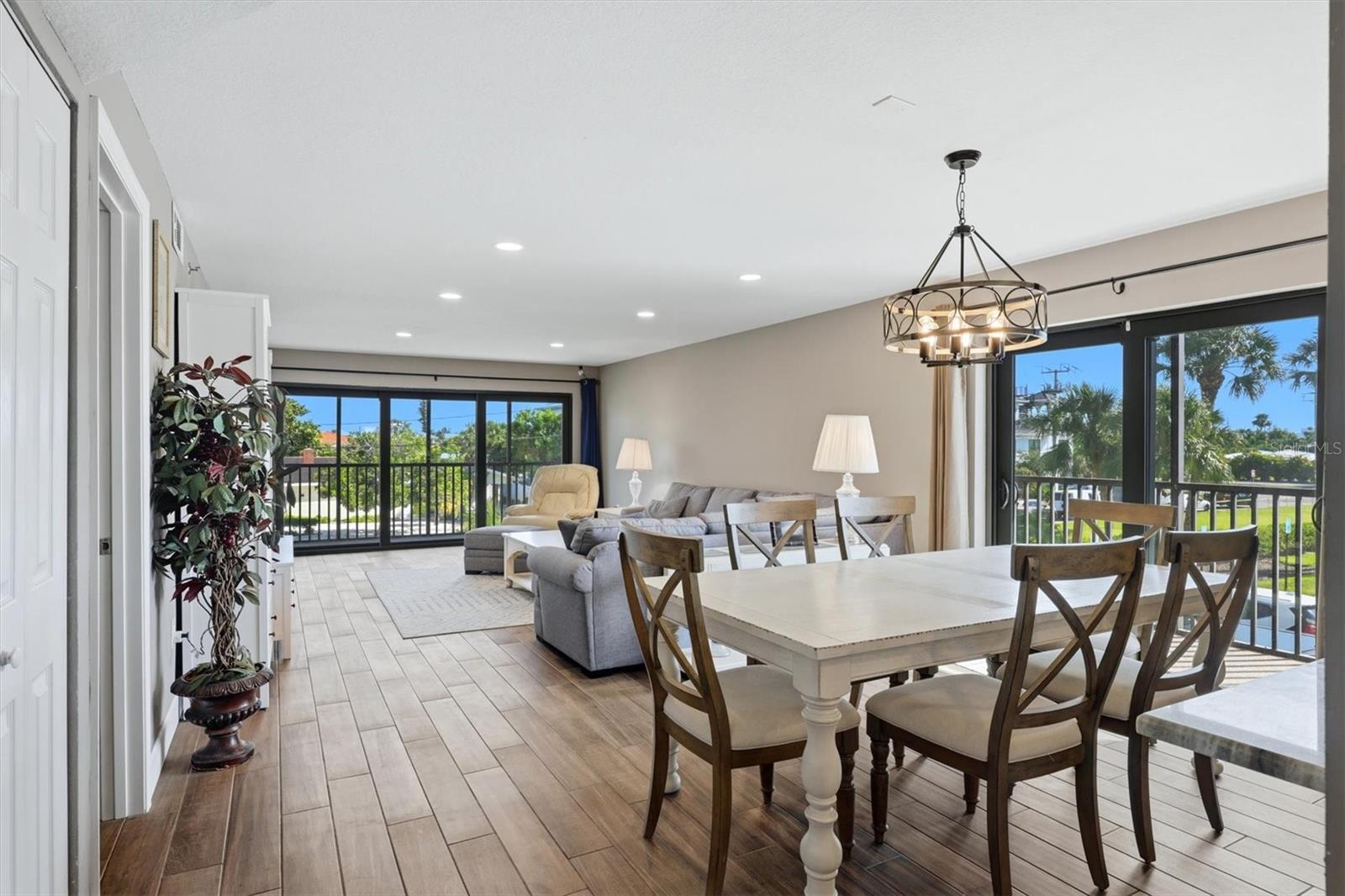 4th image of 1001 Benjamin Franklin Dr, Sarasota, FL 34236