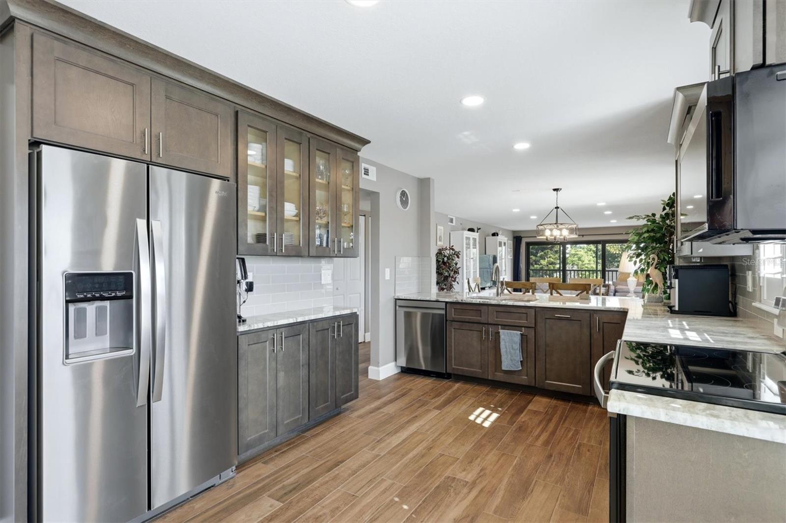 3rd image of 1001 Benjamin Franklin Dr, Sarasota, FL 34236