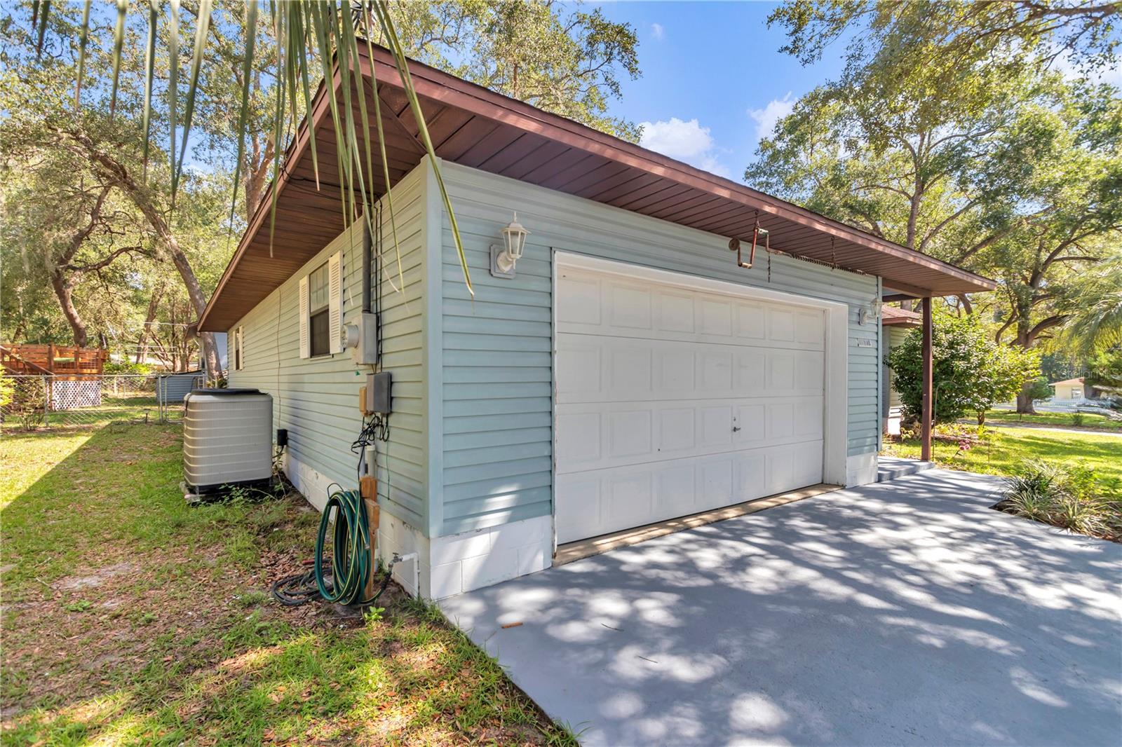 3rd image of 16365 Se 17Th St, Ocklawaha, FL 32179 | MLS# OM728185