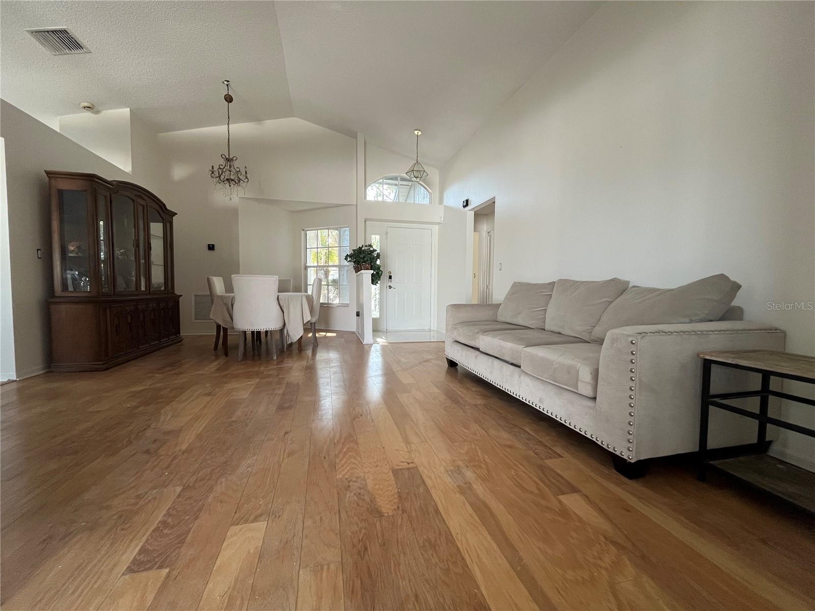 4th image of 2930 Shannon Cir, Palm Harbor, FL 34684 | MLS# TB8527930