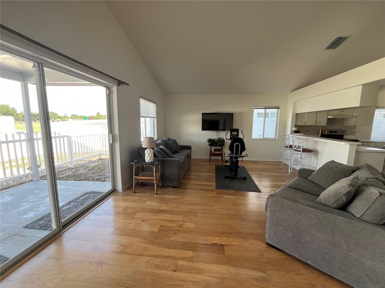 15th image of 2930 Shannon Cir, Palm Harbor, FL 34684 | MLS# TB8527930