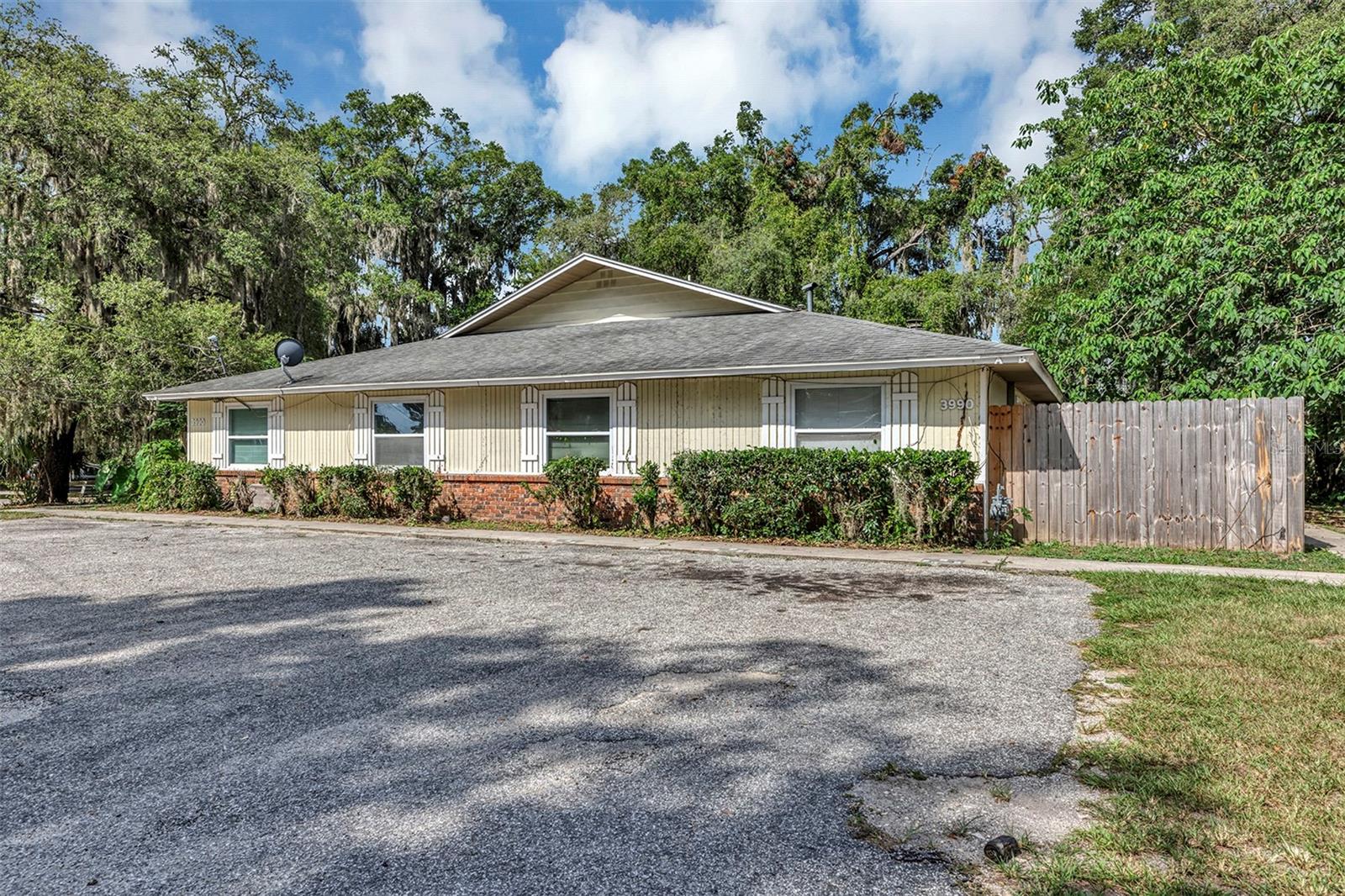 3rd image of 3990 Se 17Th Ct, Ocala, FL 34480 | MLS# O6424139