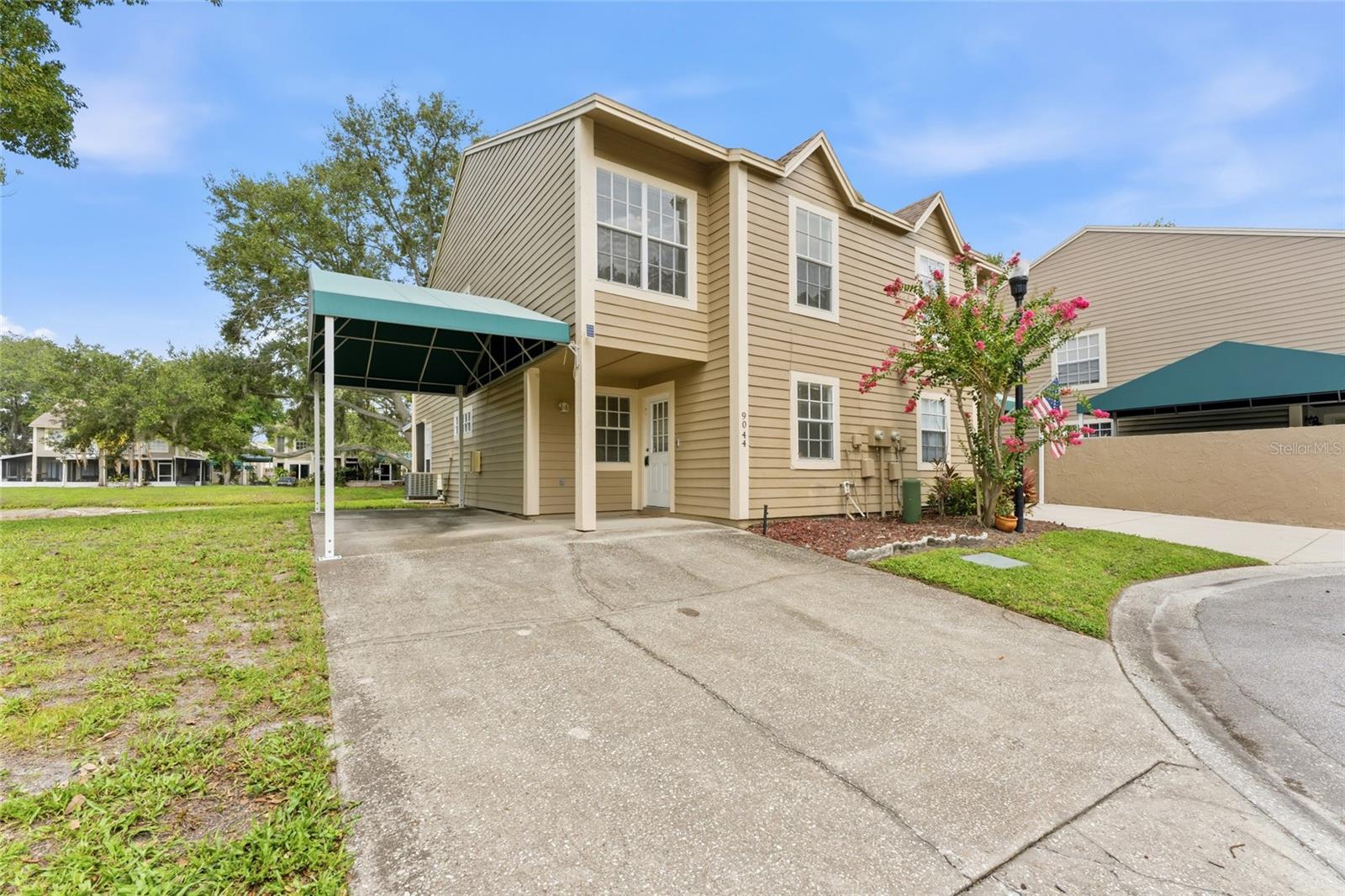 2nd image of 9044 Lake Pl Ln, Tampa, FL 33634 | MLS# TB8528069
