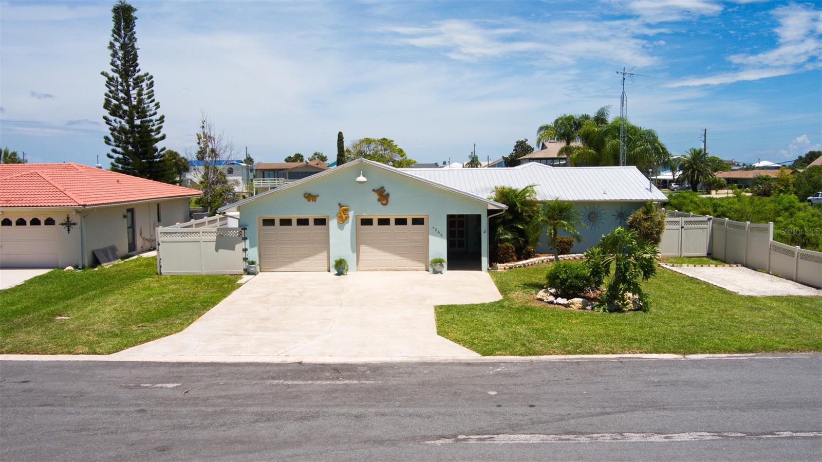 Homes for sale in Hernando Beach, FL | 4266 Deleon Dr, Hernando Beach, FL 34607 | MLS# W7887543