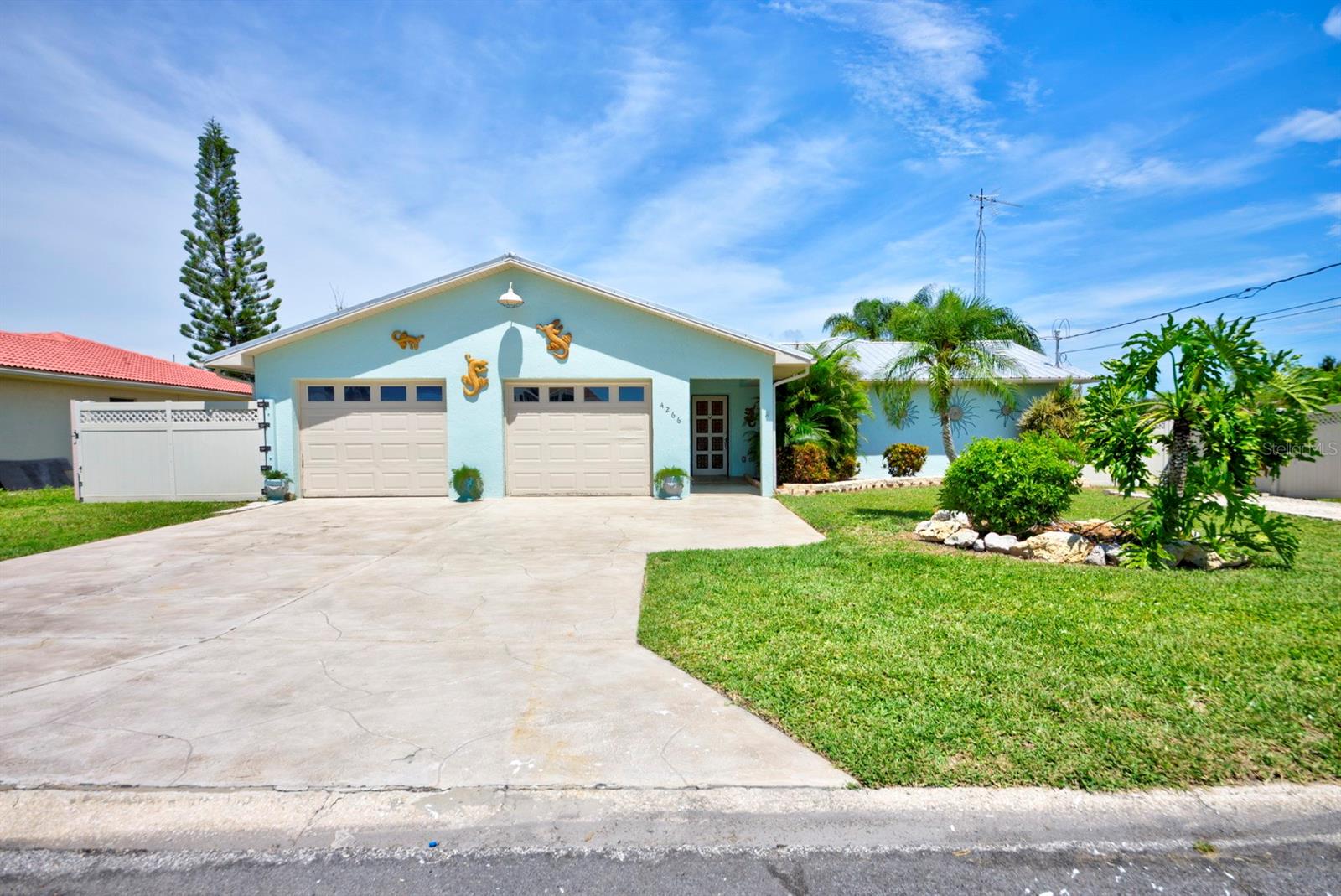 Homes for sale in Hernando Beach, FL | 4266 Deleon Dr, Hernando Beach, FL 34607 | MLS# W7887543