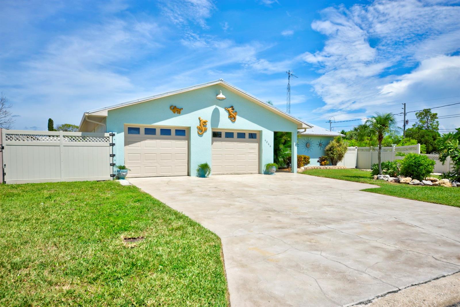 Homes for sale in Hernando Beach, FL | 4266 Deleon Dr, Hernando Beach, FL 34607 | MLS# W7887543
