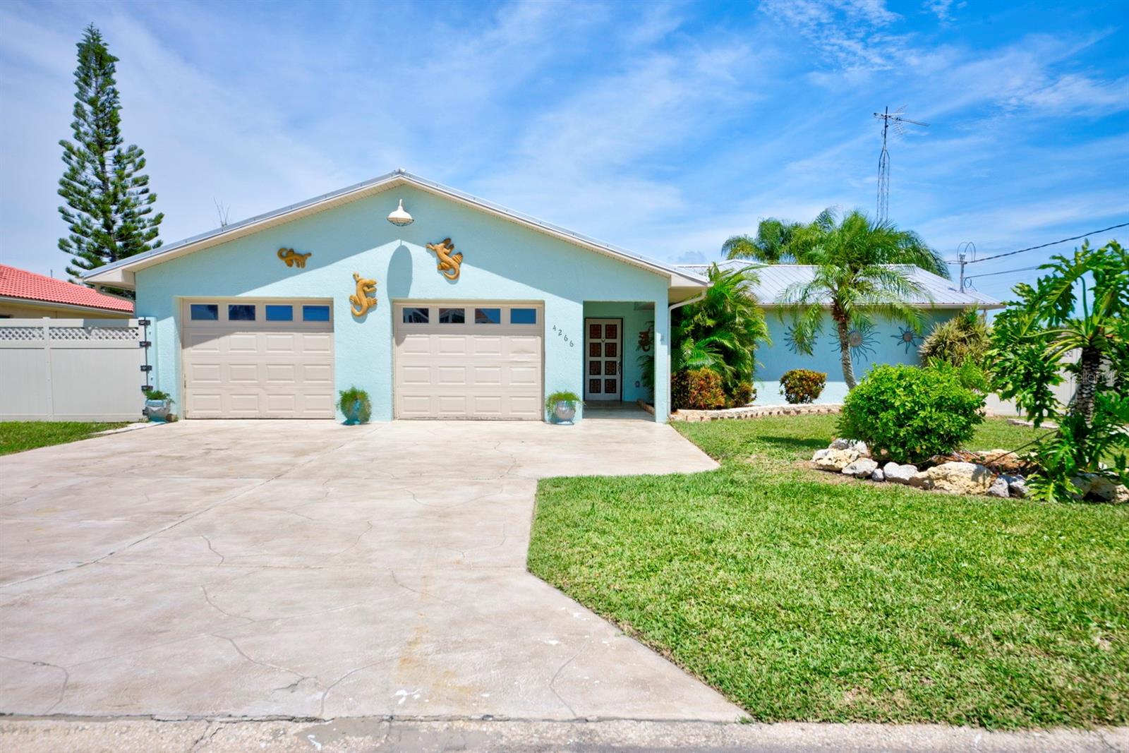 Homes for sale in Hernando Beach, FL | 4266 Deleon Dr, Hernando Beach, FL 34607 | MLS# W7887543