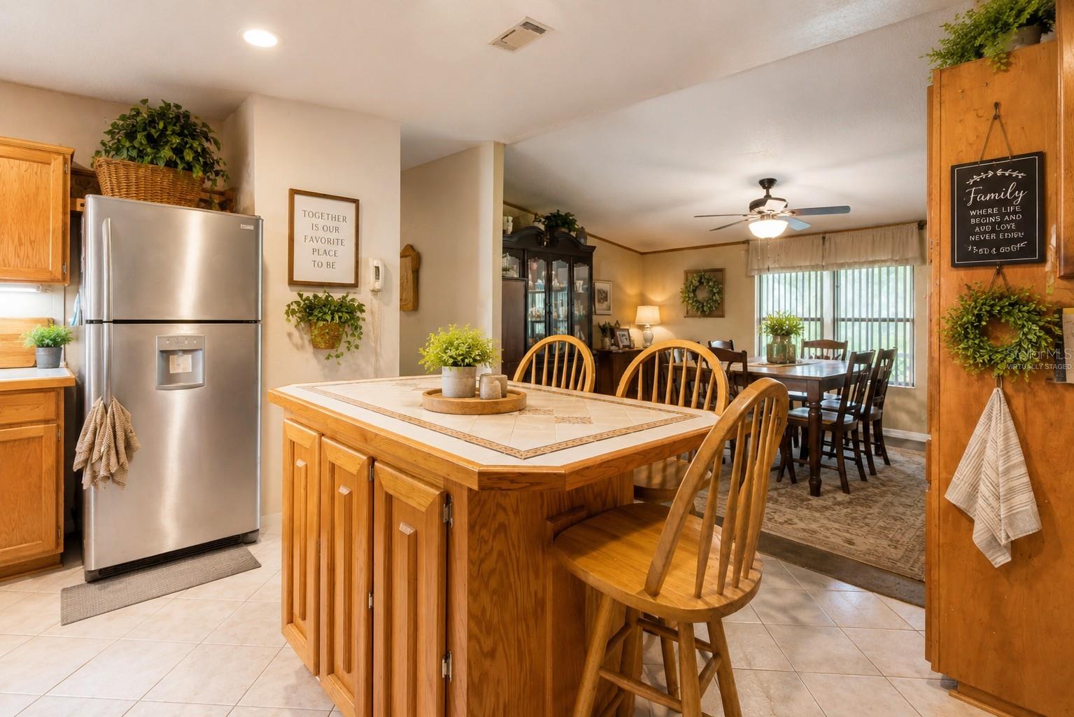 4th image of 126 Bermuda Ct, Winter Haven, FL 33880 | MLS# P4939281