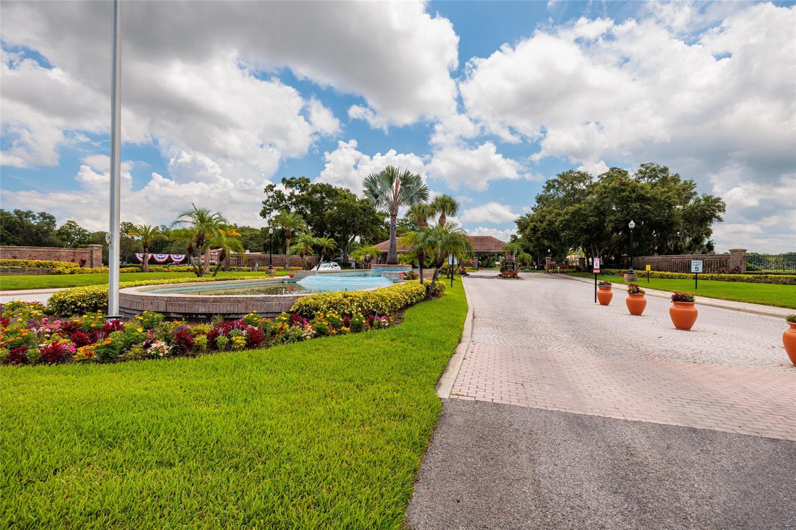 4th image of 1338 Dartford Dr, Tarpon Springs, FL 34688 | MLS# TB8528232