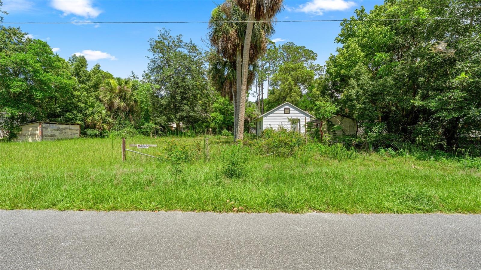 4th image of 10085 Plum St, Hampton, FL 32044 | MLS# OM728290