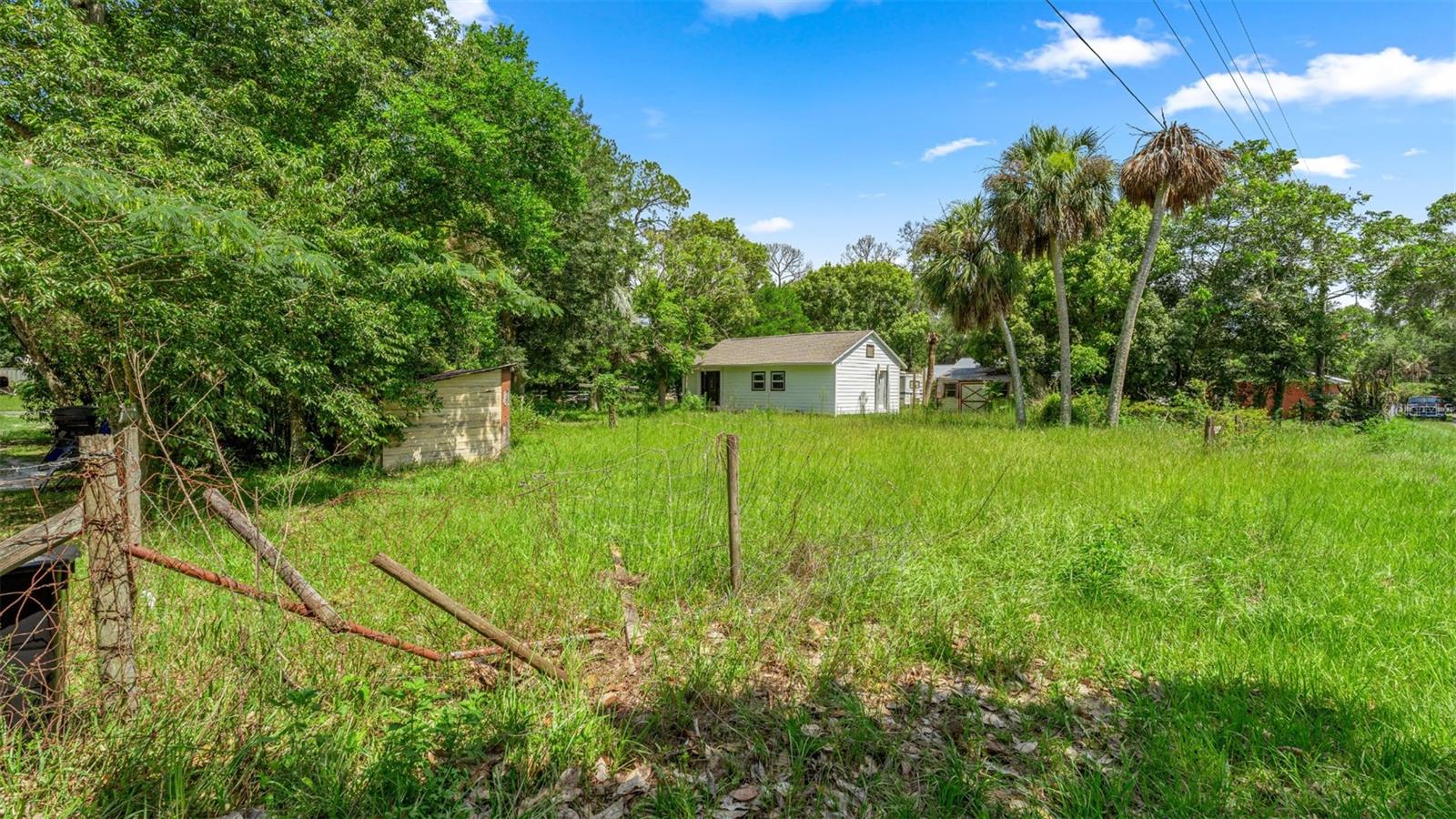 3rd image of 10085 Plum St, Hampton, FL 32044 | MLS# OM728290