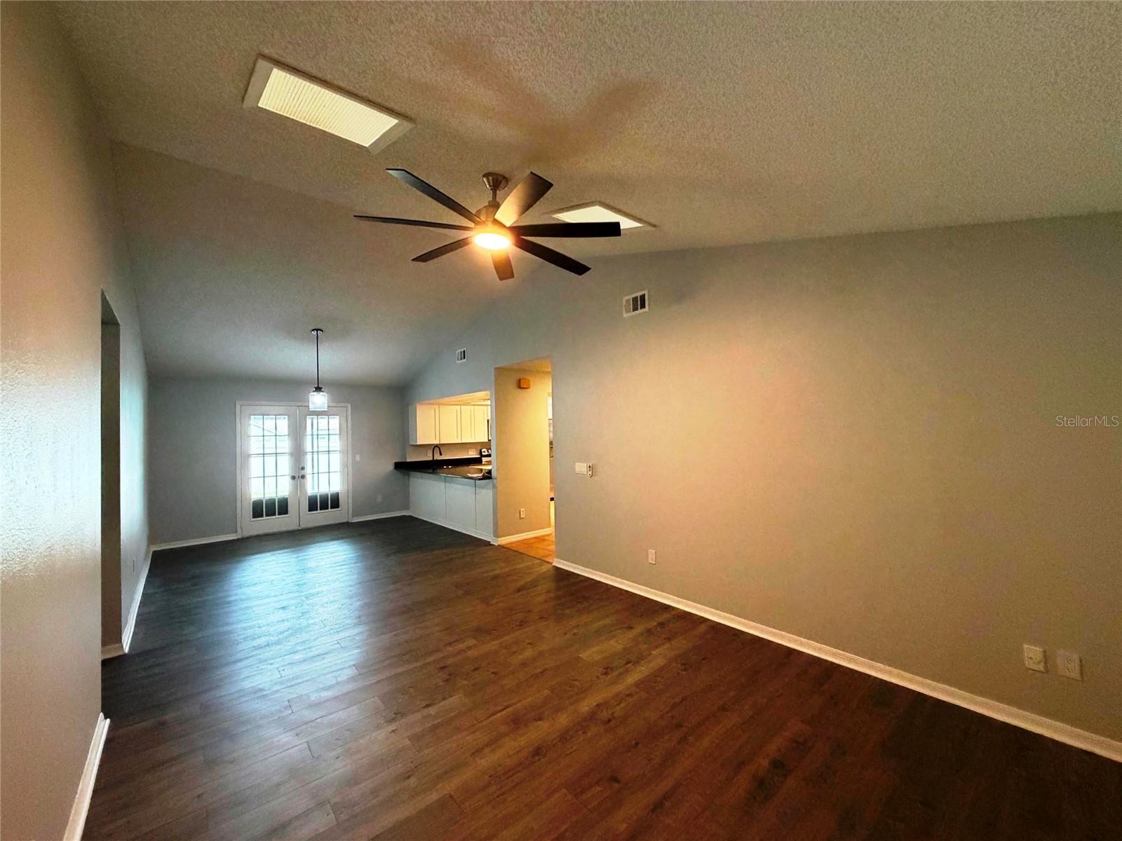 3rd image of 5291 Indian Laurel Ct, Orlando, FL 32808 | MLS# O6424330