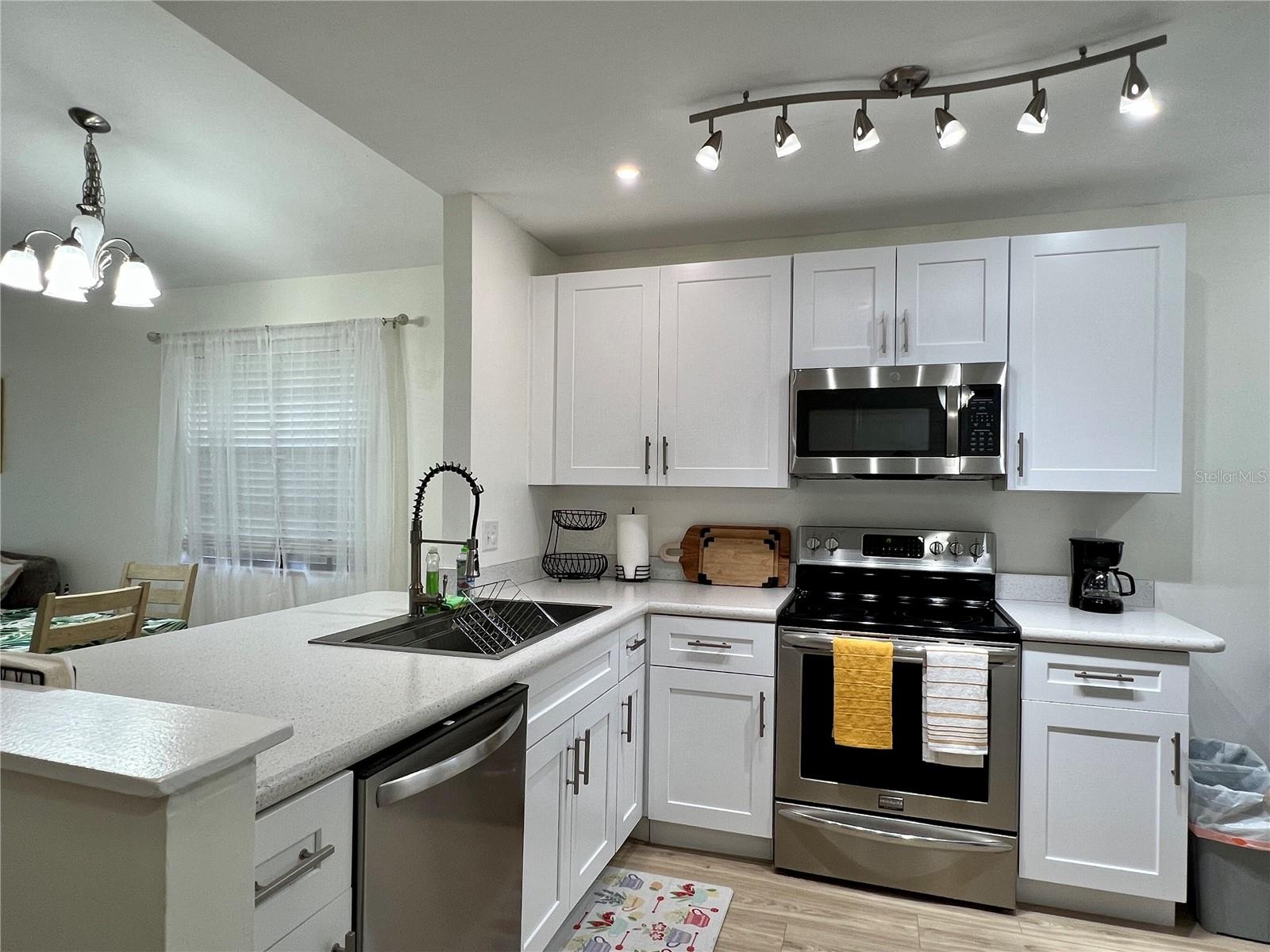 3rd image of 962 Stonybrook Cir, Port Orange, FL 32127 | MLS# V4950162