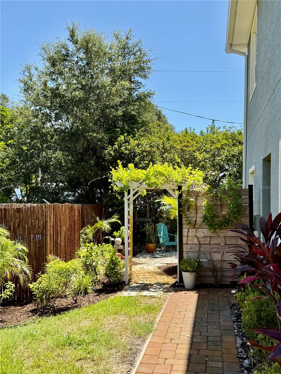 4th image of 281 Ashley Ct, Dunedin, FL 34698 | MLS# TB8528516