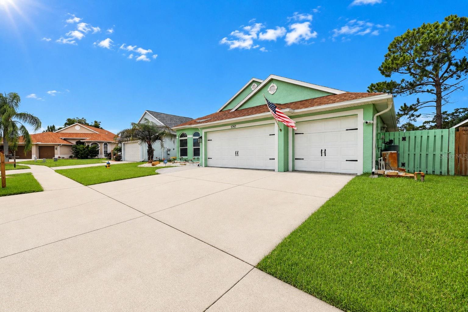 3rd image of 1747 Wood Brook St, Tarpon Springs, FL 34689 | MLS# TB8528658